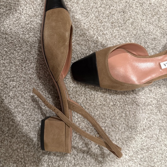 Shoes - Picture 2 of 4